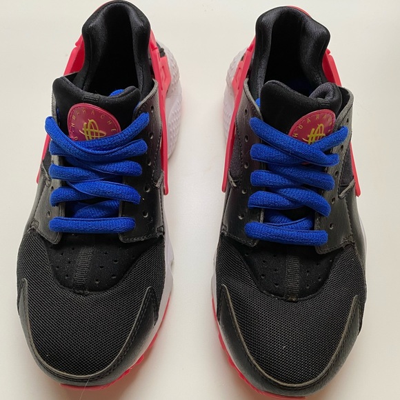 black pink and blue huaraches